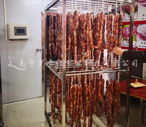 腊肠烘干